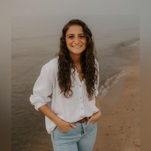 Meet your Posher, Julia